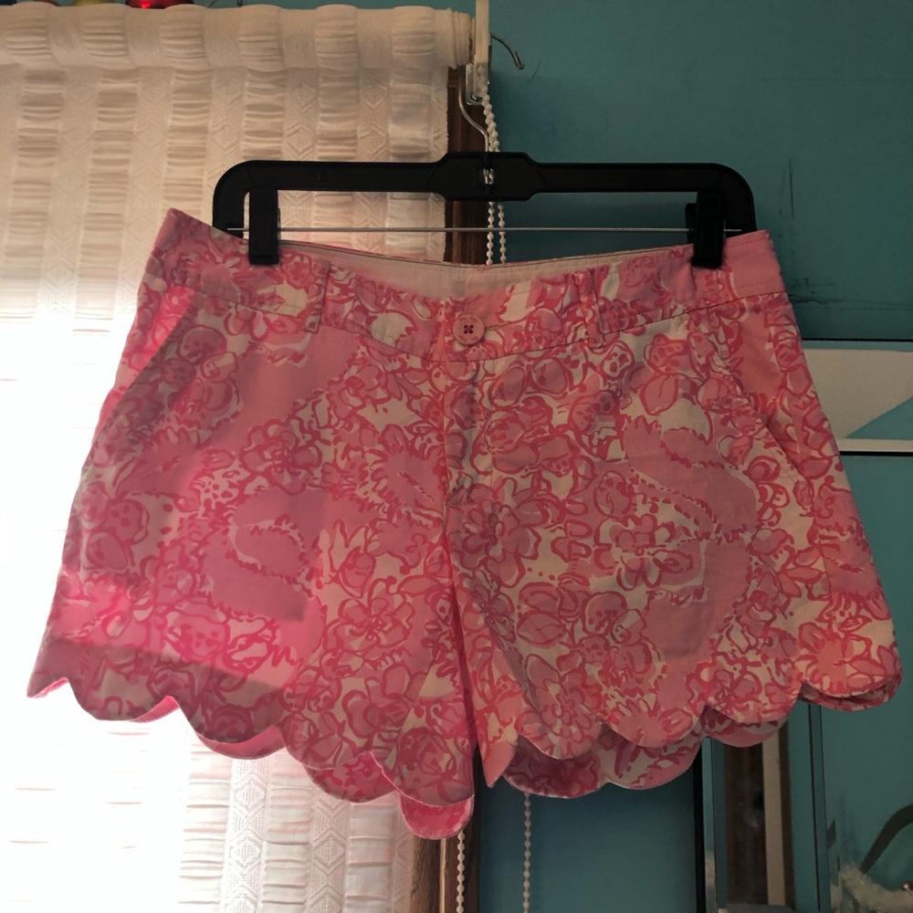 LILLY PULITZER pink flower buttercup short
